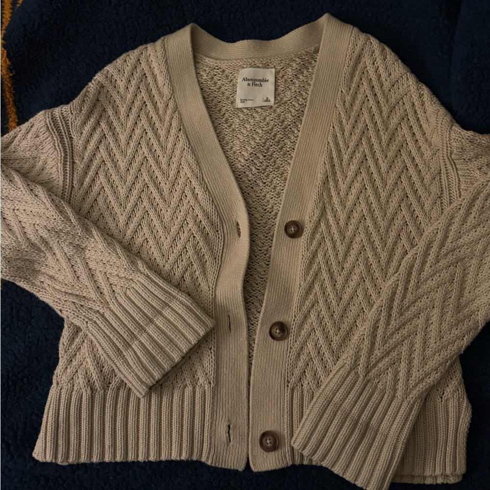 Abercrombie & Fitch Chunky Knit Cardigan in Beige